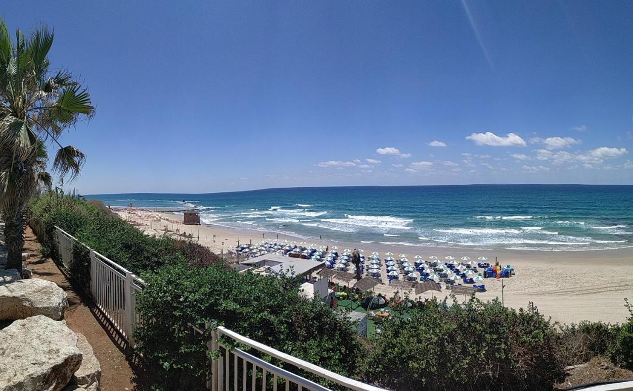 612 Apartment On The Beach Бат-Ям Екстер'єр фото