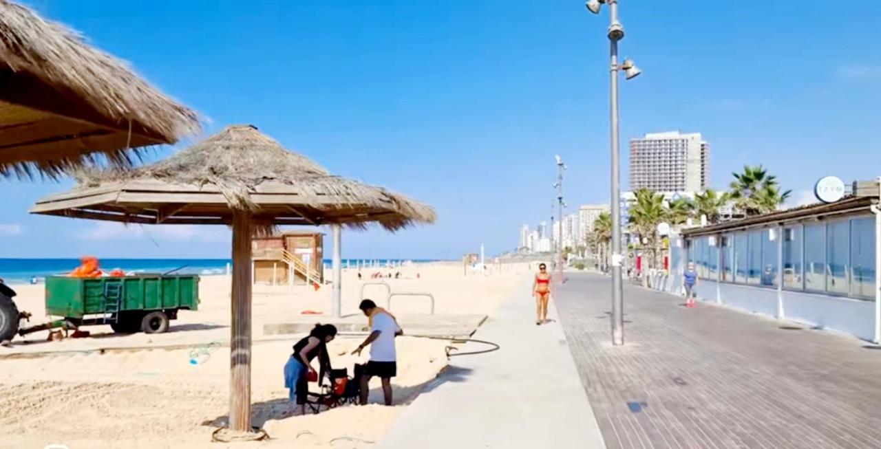 612 Apartment On The Beach Бат-Ям Екстер'єр фото