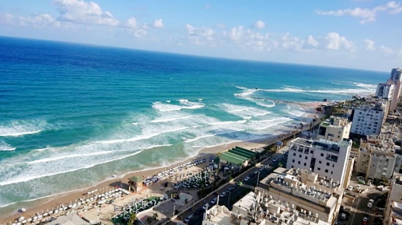 612 Apartment On The Beach Бат-Ям Екстер'єр фото