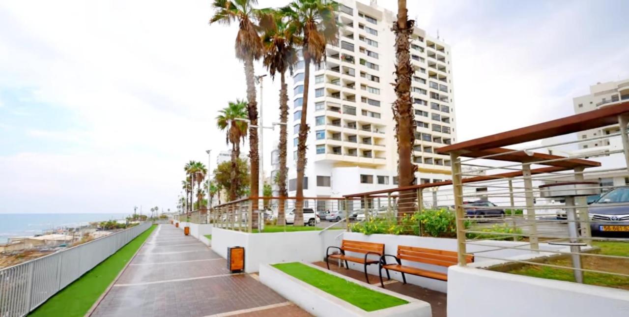 612 Apartment On The Beach Бат-Ям Екстер'єр фото